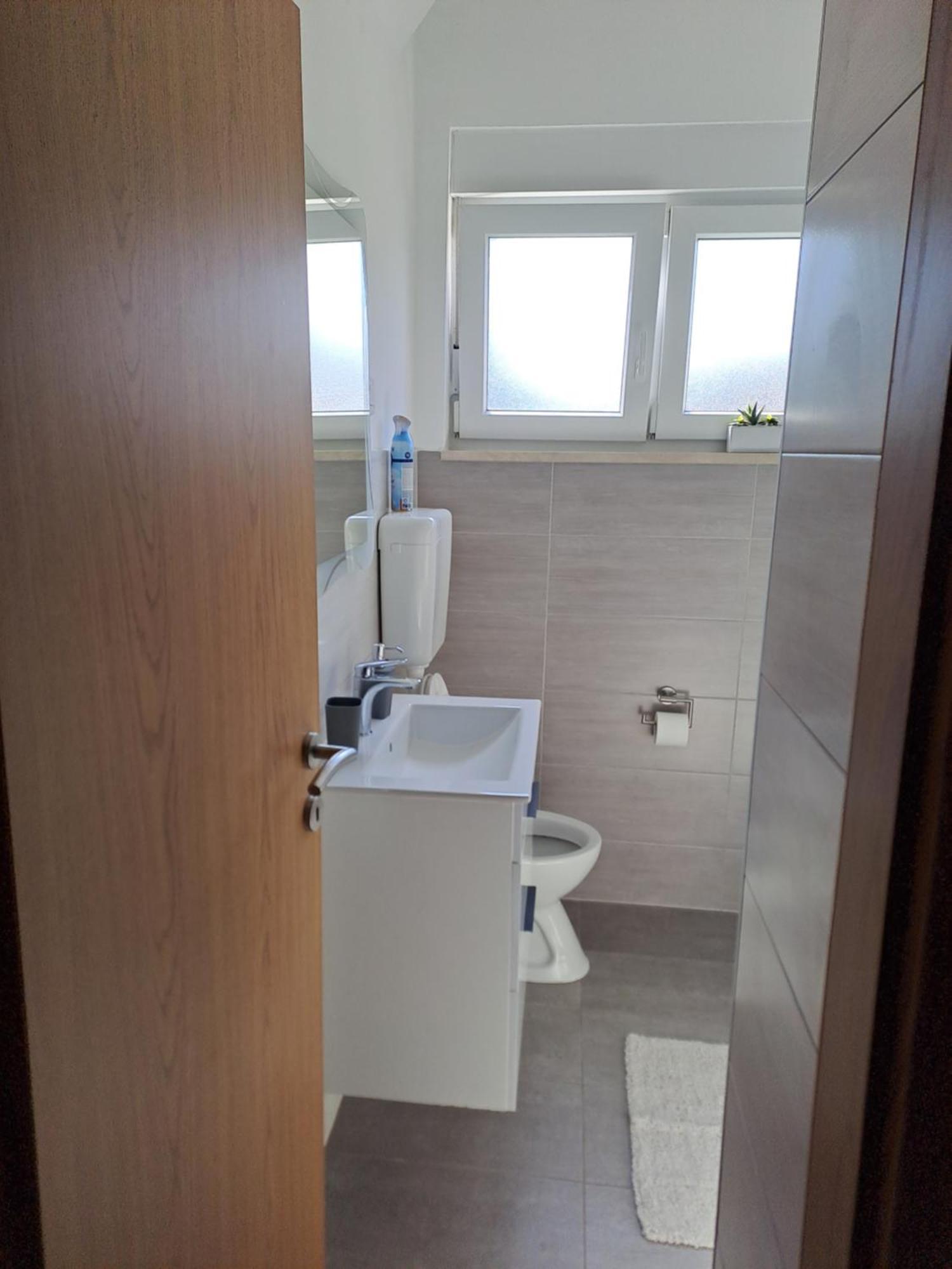 Yulia Apartman พูลา ภายนอก รูปภาพ